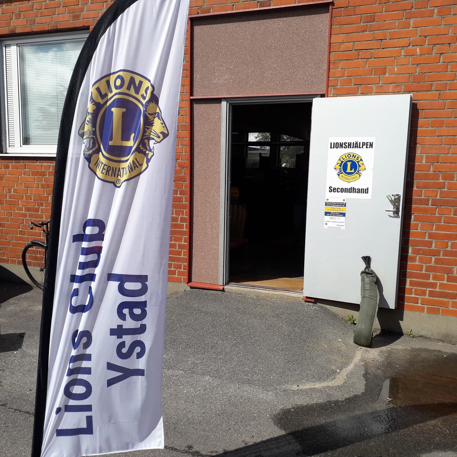 Lions Club Ystad ( secondhand / loppis )