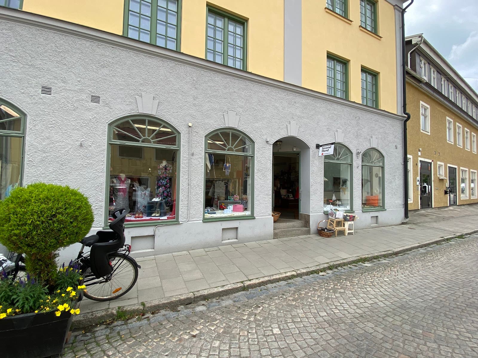 Main image
