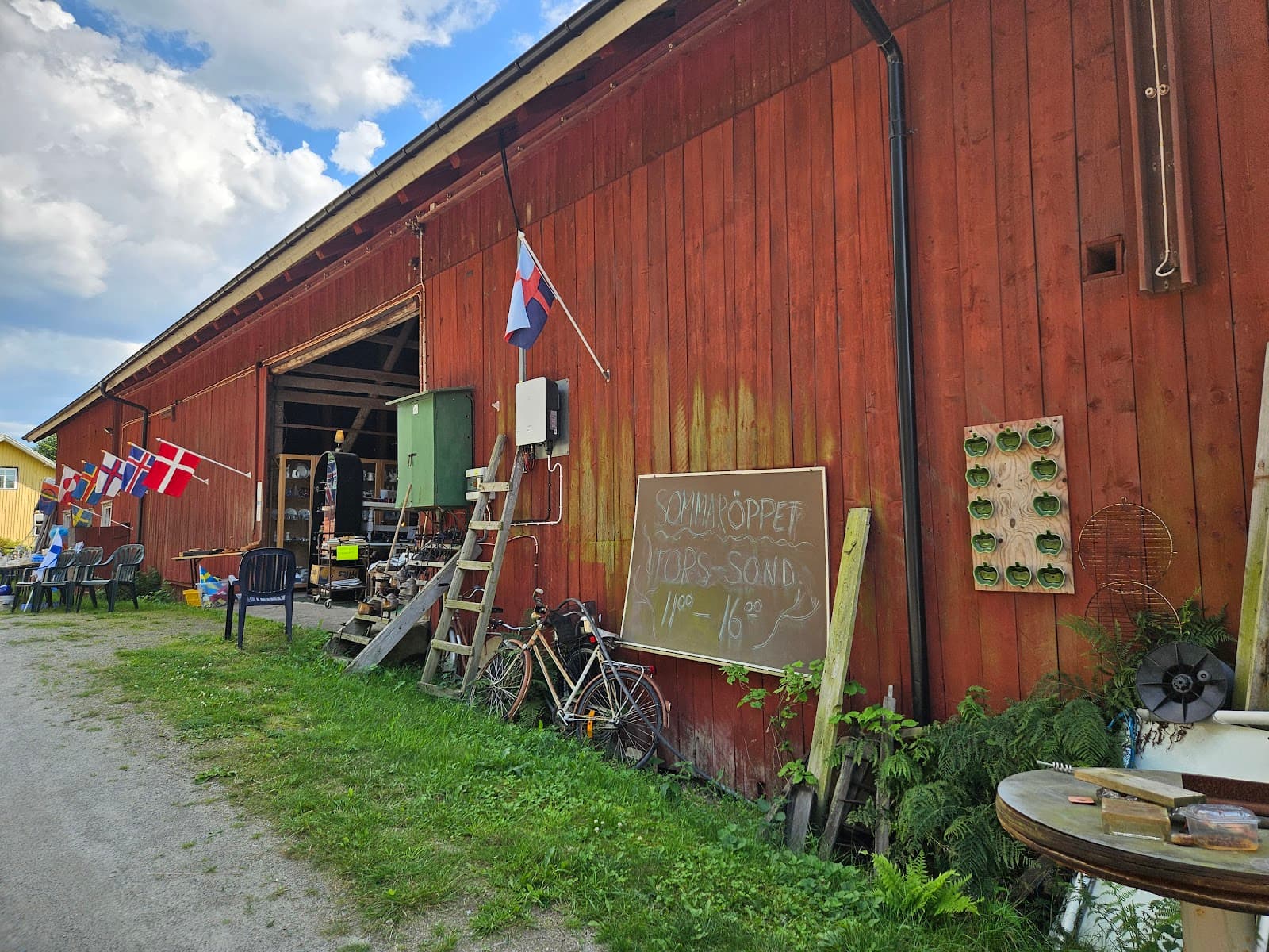 Main image